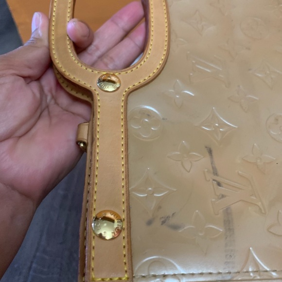 Roxbury - Picture 2 of 16